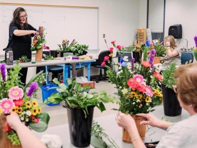  Floral Design 